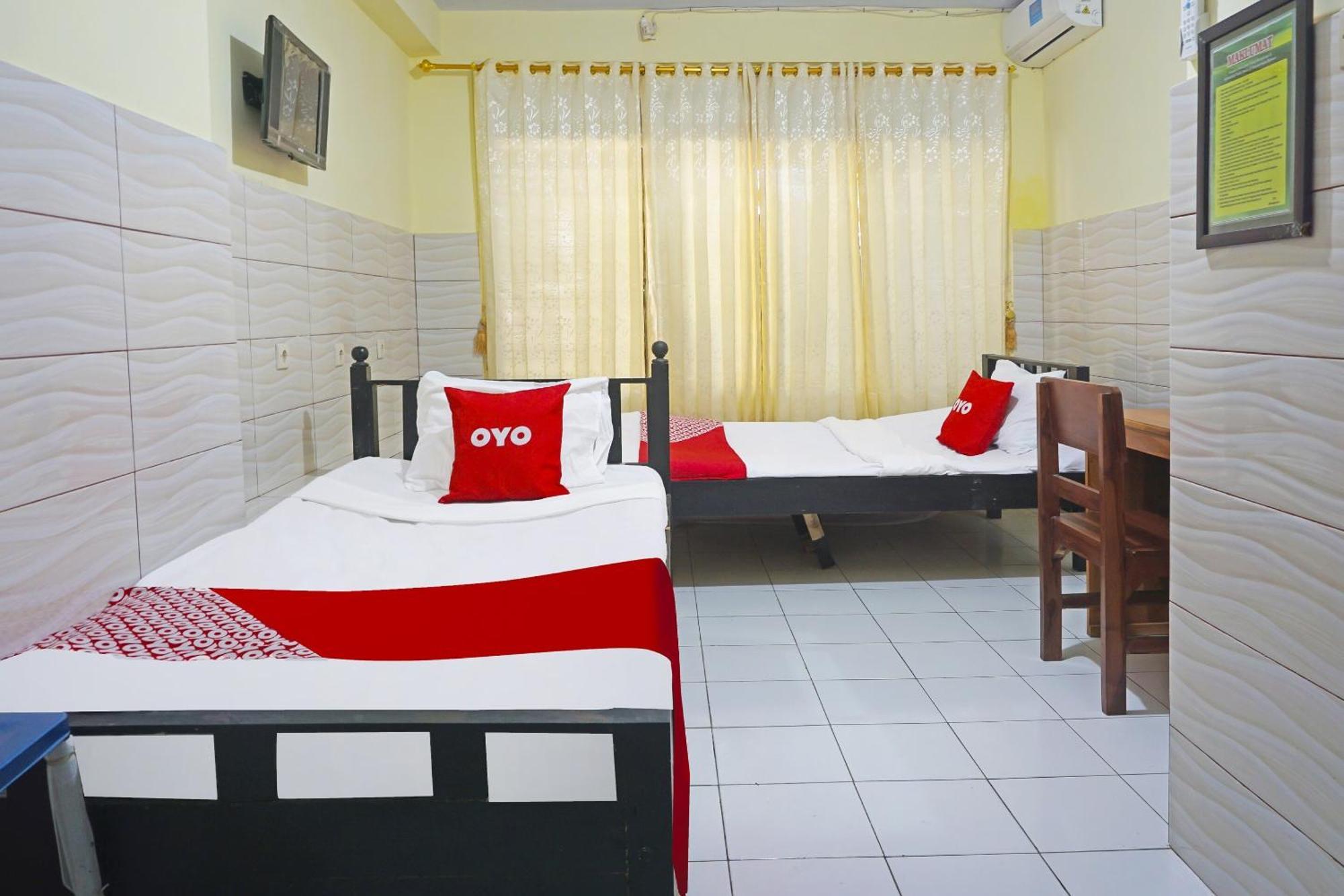 Putih Mulia Homestay Syariah Lumajang Esterno foto