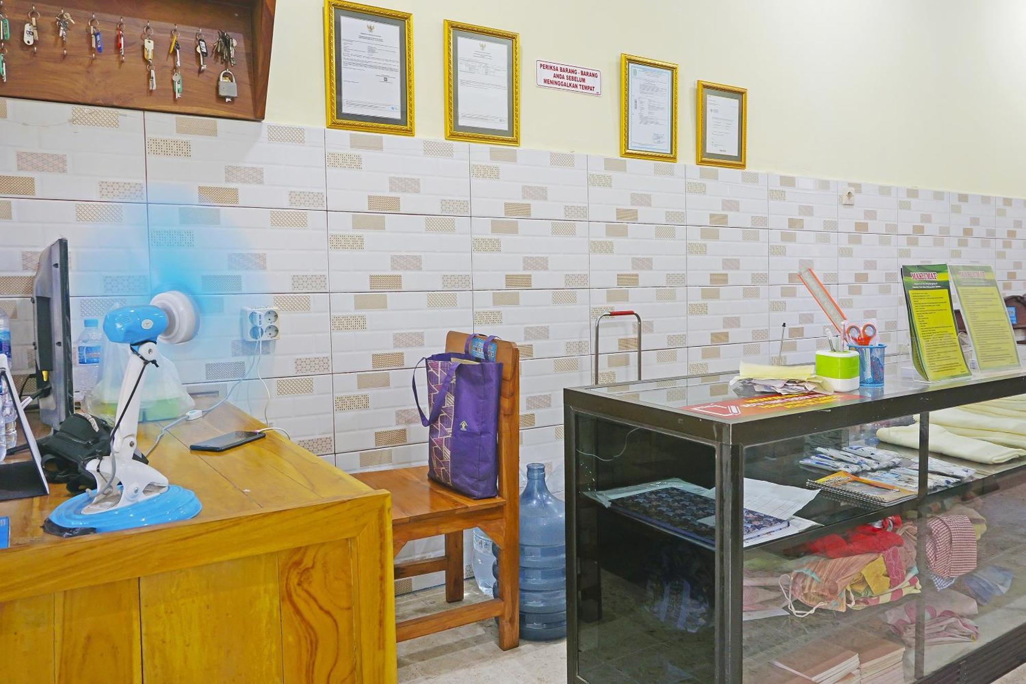 Putih Mulia Homestay Syariah Lumajang Esterno foto