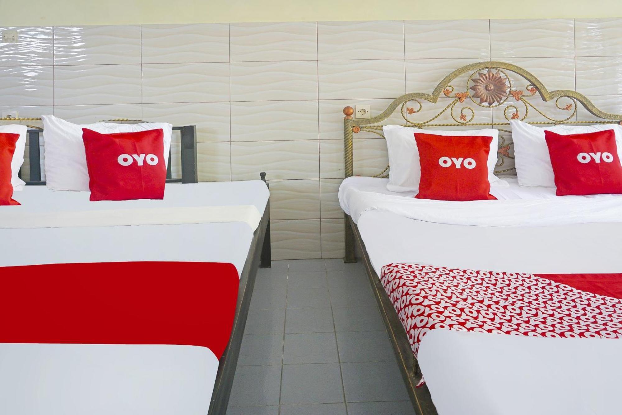 Putih Mulia Homestay Syariah Lumajang Esterno foto