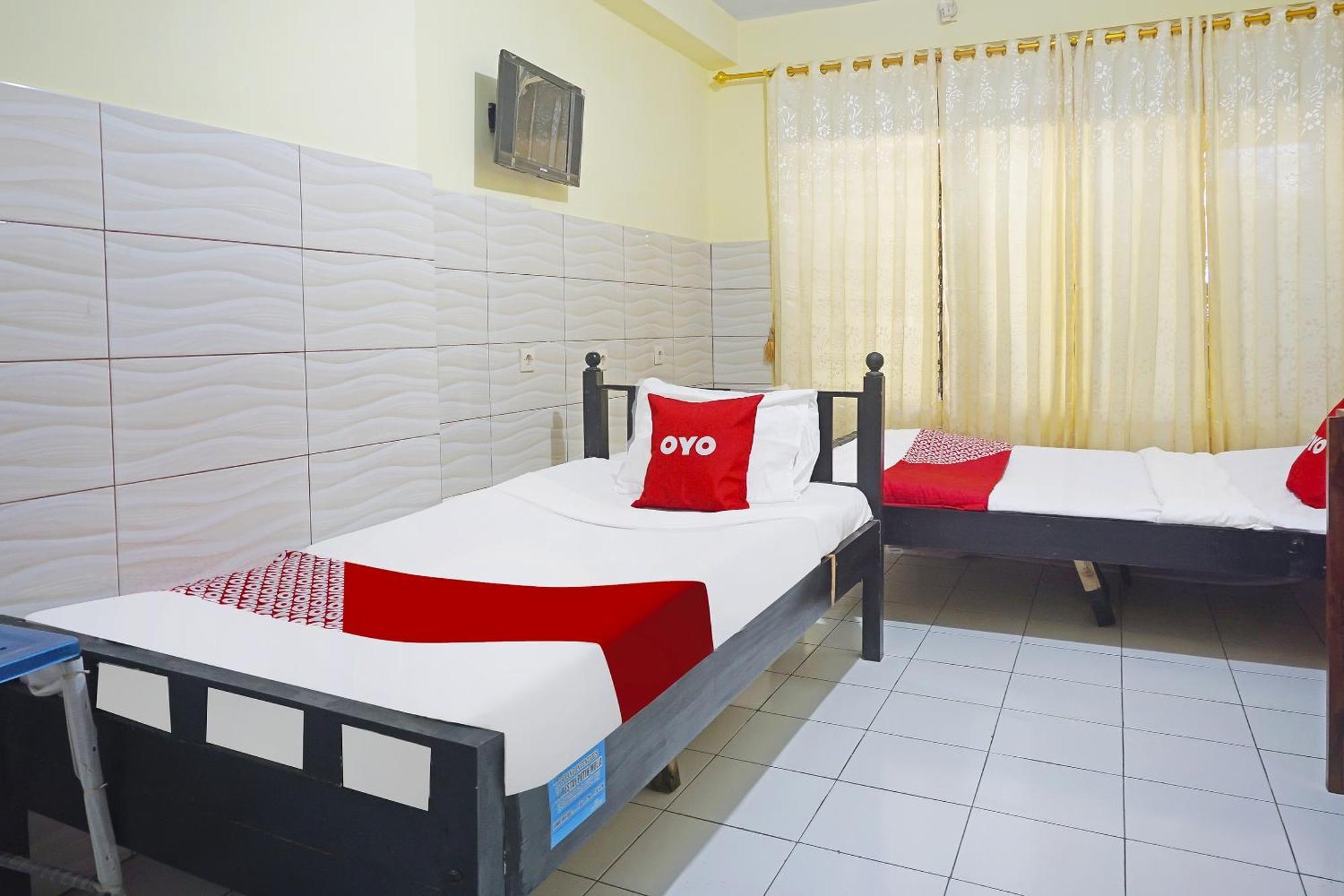 Putih Mulia Homestay Syariah Lumajang Esterno foto